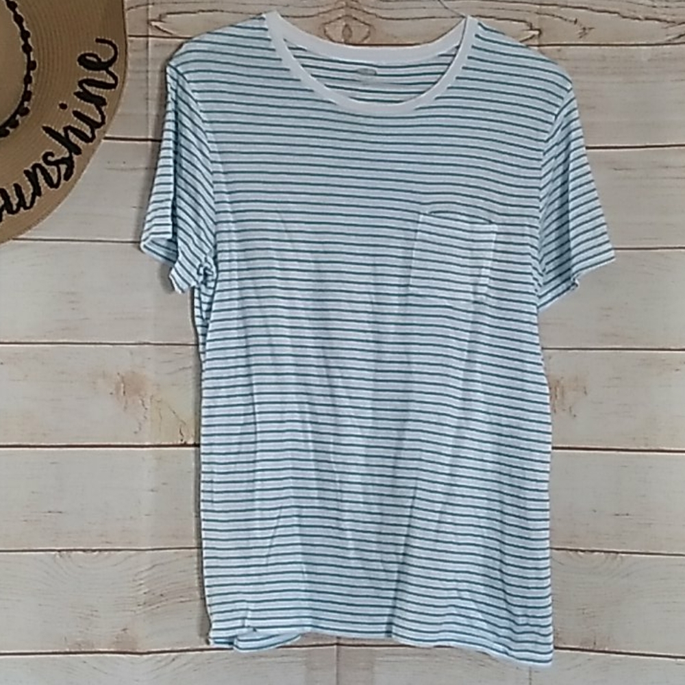 🍋OLD NAVY T shirt